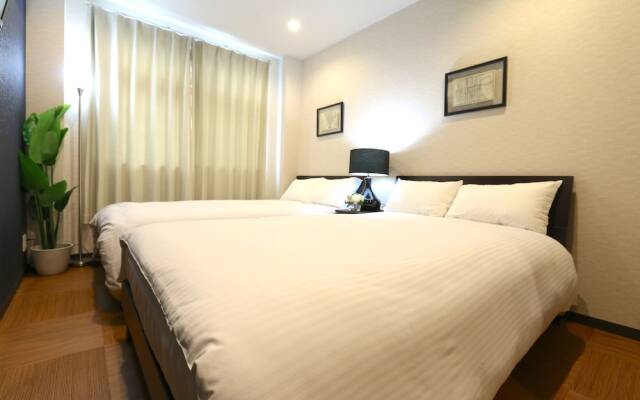 Elizabeth Garden Kuromon