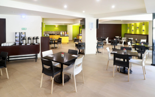 Holiday Inn Express Mexico Aeropuerto by IHG
