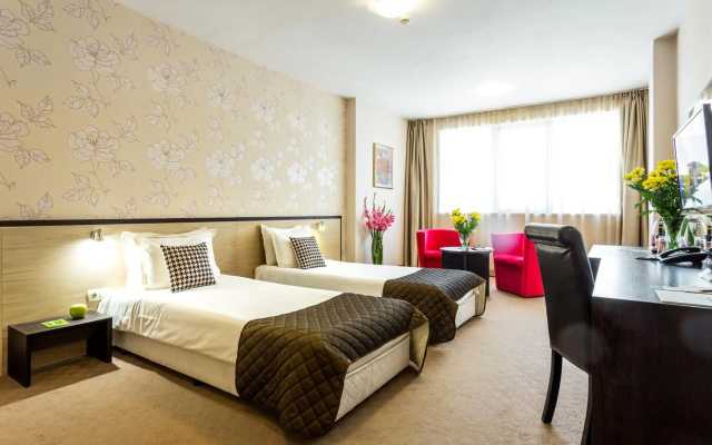 City Avenue Hotel