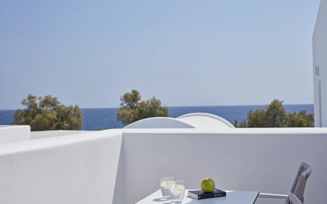 Costa Grand Resort & Spa