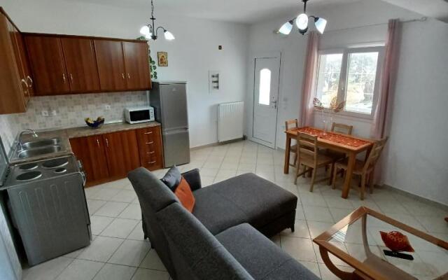 Eleonas Apartment 2, Lygia