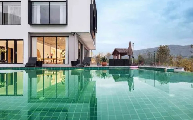 Moganshan Puyu near mountain Hot Spring resort