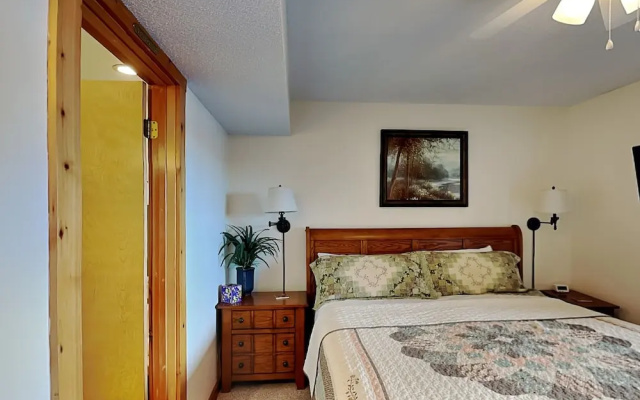 Sunplace 02 by Taylor Made Deep Creek