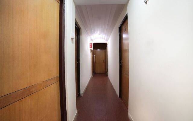 OYO 15211 Hotel Midas