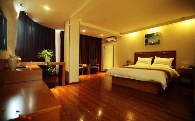 GreenTree Inn Luoyang Yichuan County Yilong Avenue Express Hotel