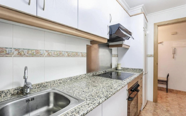 Apartamento con terraza y piscina