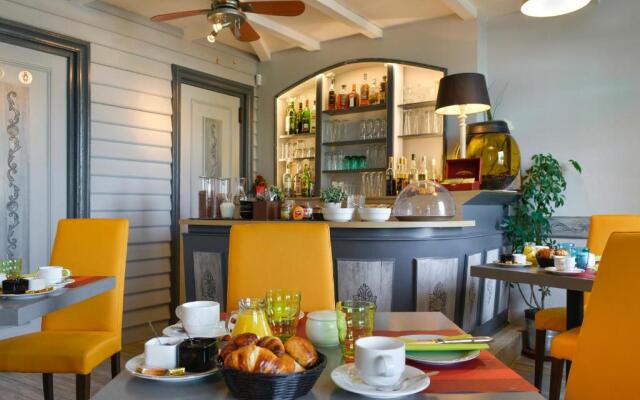 Logis Hôtel du Dauphin