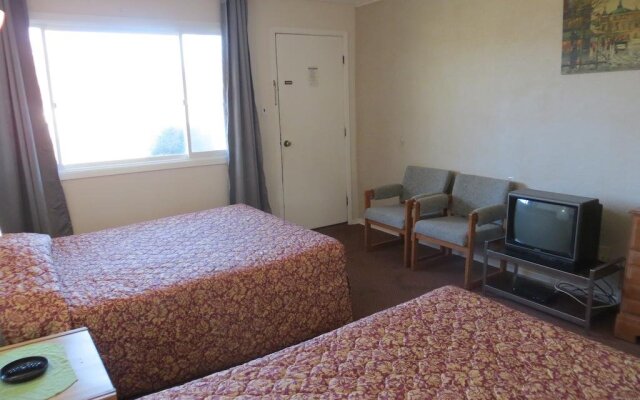 Peterboro Express Inn