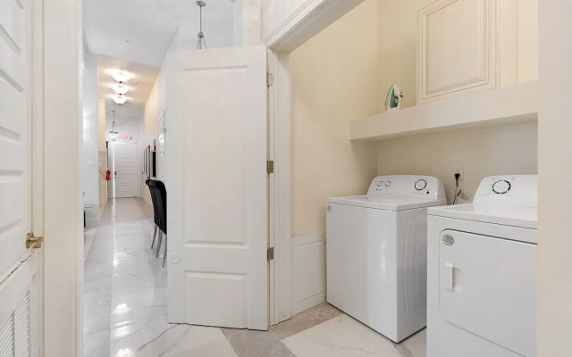 Stunning Condos Near French Quarter