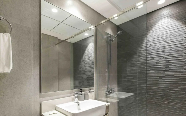 LUX The Dubai Hills Executive Suite