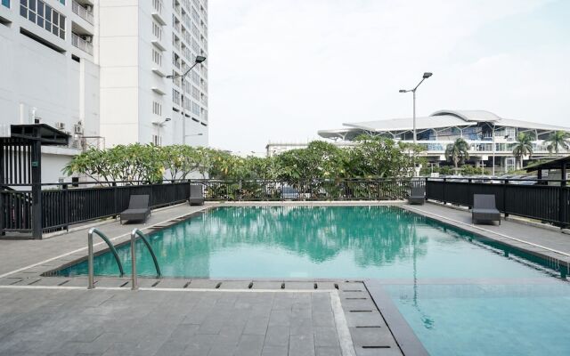 Comfort and Stylish 1BR at Callia Apartment