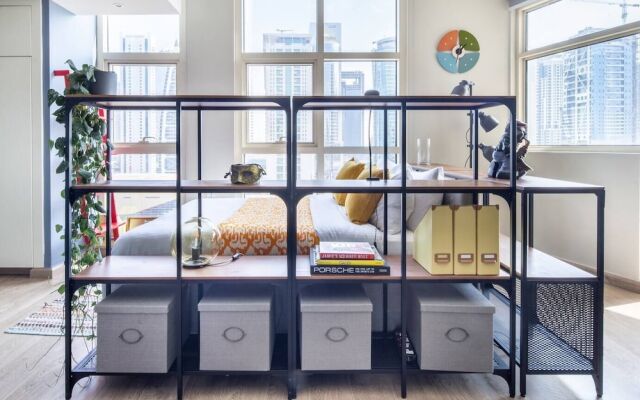 Vibrant Studio in Dubai Marina - Near Metro & Tram