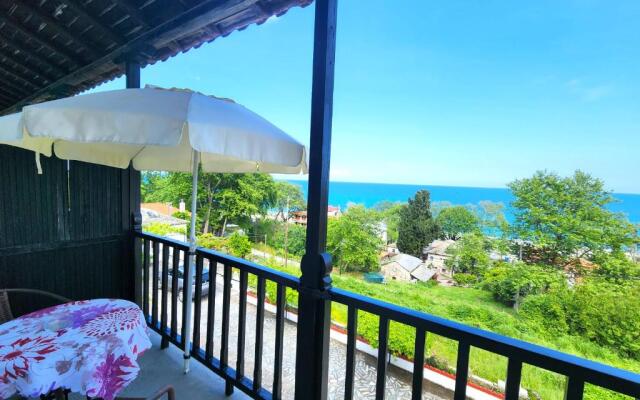 Yalla Hotel Chorefto