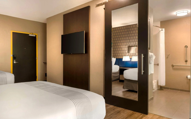 GLō Hotel Asheville-Blue Ridge Parkway