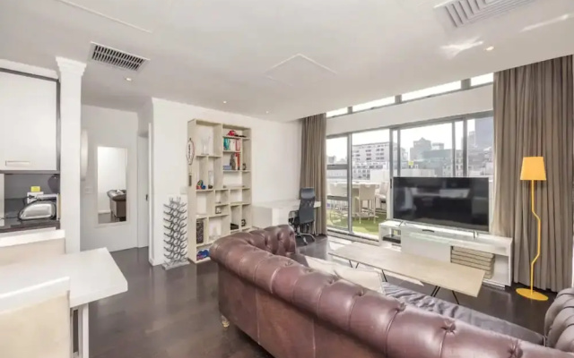 Central and Spacious 1 Bedroom Flat With Swimming Pool