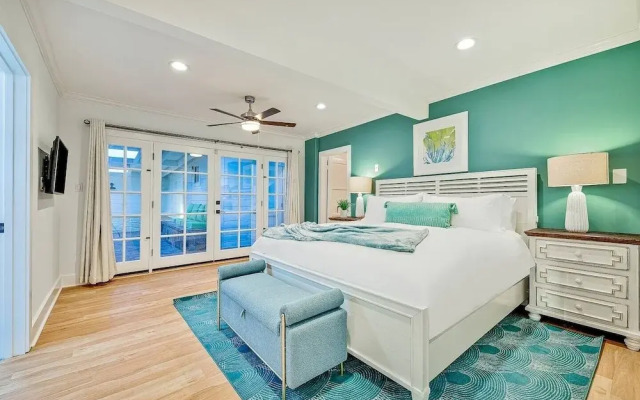 1185 Tamarack 4 Bedroom Home by RedAwning
