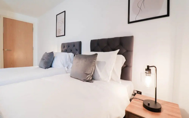 Stunning Riverside Apartment