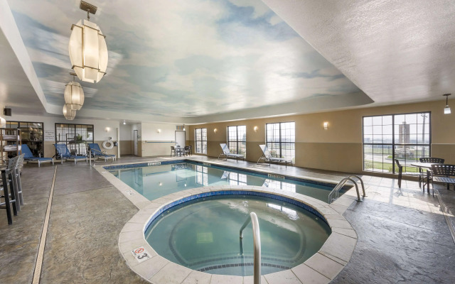 Best Western Plus Emerald Inn & Suites