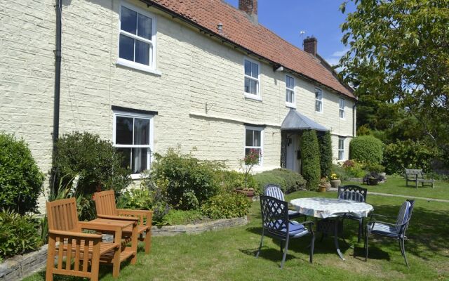 The Lawns Tea Room and B&B
