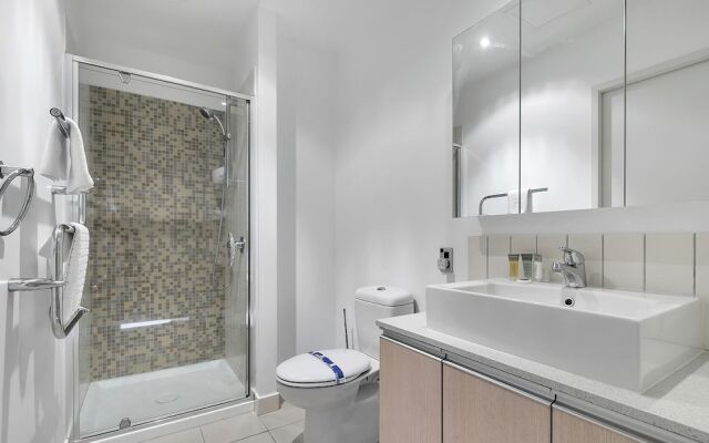 QV Ultra Modern Harbour Apartment - 856