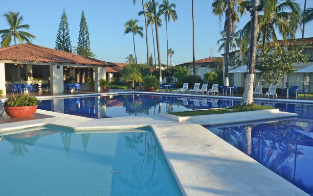 Cabo Blanco Hotel & Marina