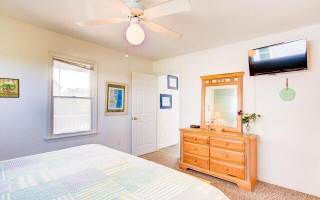 6170 - Poolside Paradise