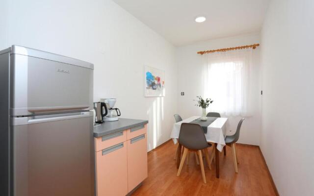 Apartments Creska 629