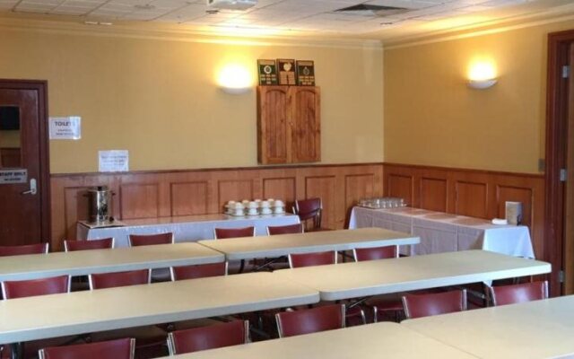 Club Laverton Motel