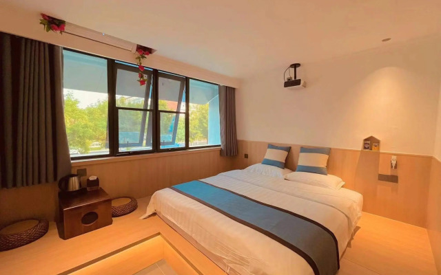 Ale Recluse Art Villa Hotel