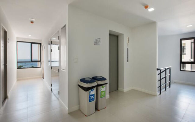 Capetown Sriracha Condo