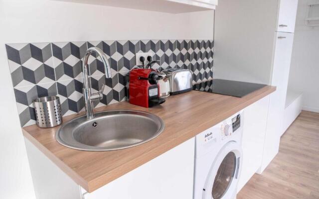 Modern Air Conditioned Apartment