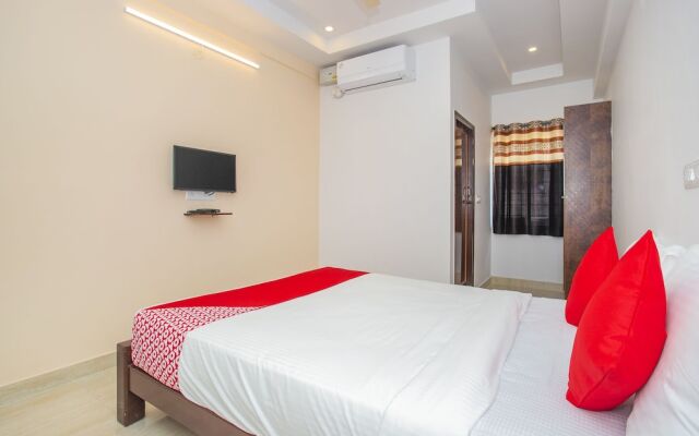 OYO Flagship 16626 Rajkamal Stay Inn Airport Road