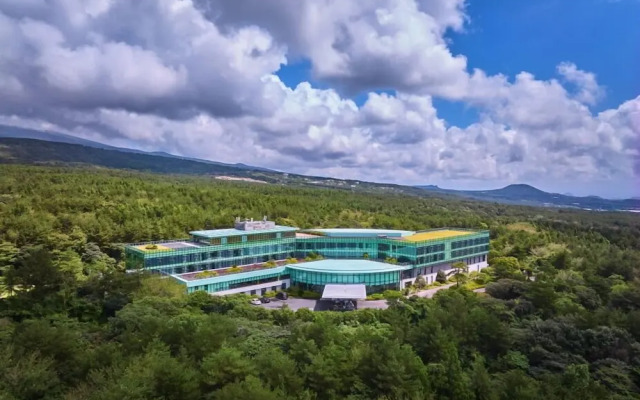 We Hotel Jeju