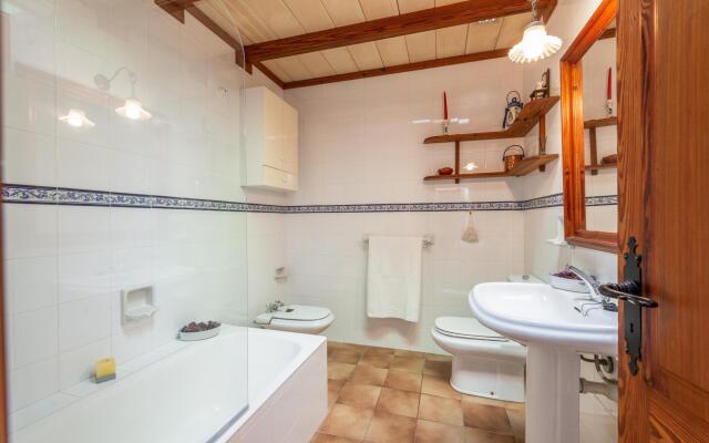ES PUJOLS - Chalet with terrace in Campanet. Free WiFi