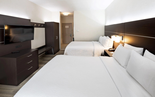 Holiday Inn Express & Suites Chicago West - St Charles
