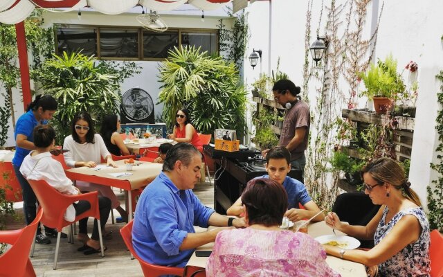 Tomo Hostel