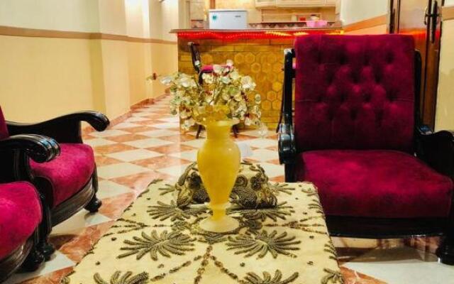 2 Bedroom Apt partial Sea View