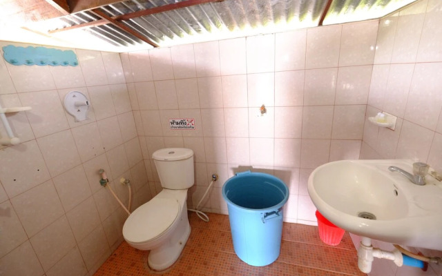 Baanpakrimklong Sukhamon Homestay & Resort