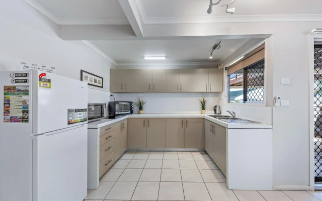 Airlie Apartments