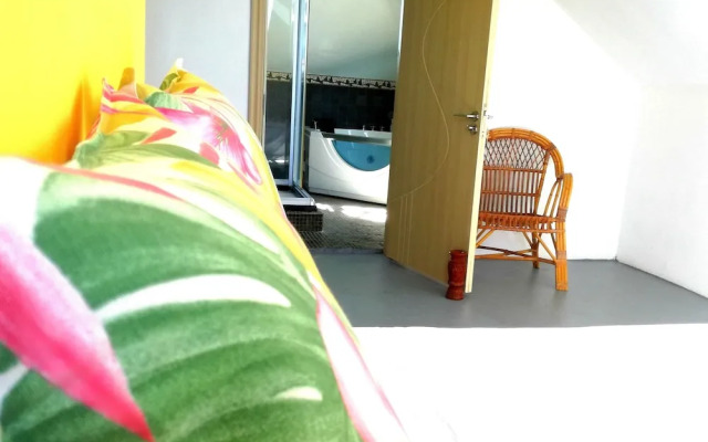 Bahama Breeze Beach Apartment B&B