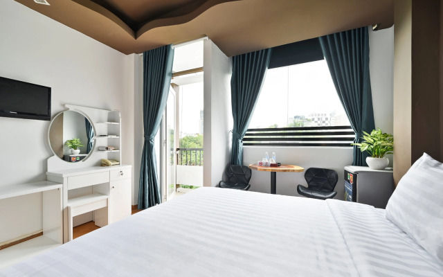 The Noble Swan Wood Park Hotel