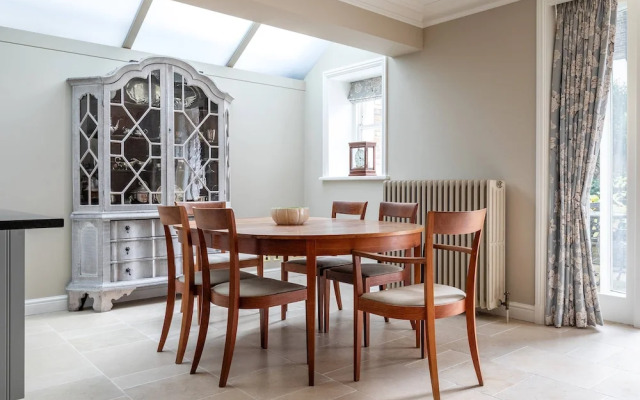 Earl's Court Square XI by Onefinestay
