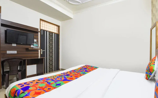 Fabhotel Divine