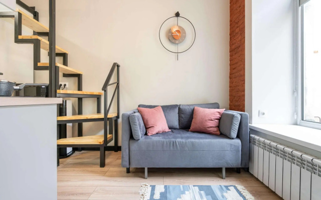 Метры в центре на Свечном переулке 15/48