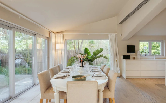 Light Villa by Cadenzalux