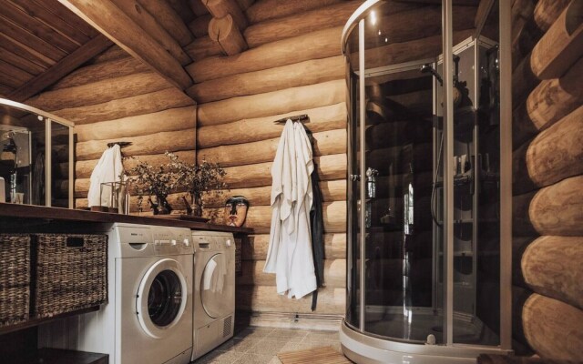 Fjordhygge, Cozy Log Retreat Near Sea & Forest - Sauna & Outdoor Living