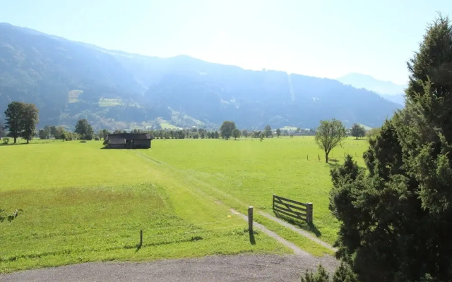 Spacious Apartment near Ski Trail in Maishofen