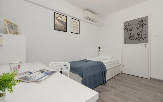 Cozy Family Apartment by Renters