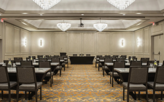 Holiday Inn Winnipeg South by IHG