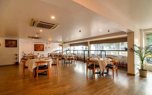 Hotel Asrani International